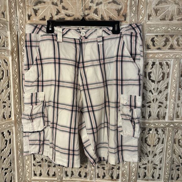 Marc Ecko Shorts Cargo Cut n Sew Multicolor Plaid Mens Size W34 embroidered Logo - Picture 1 of 15